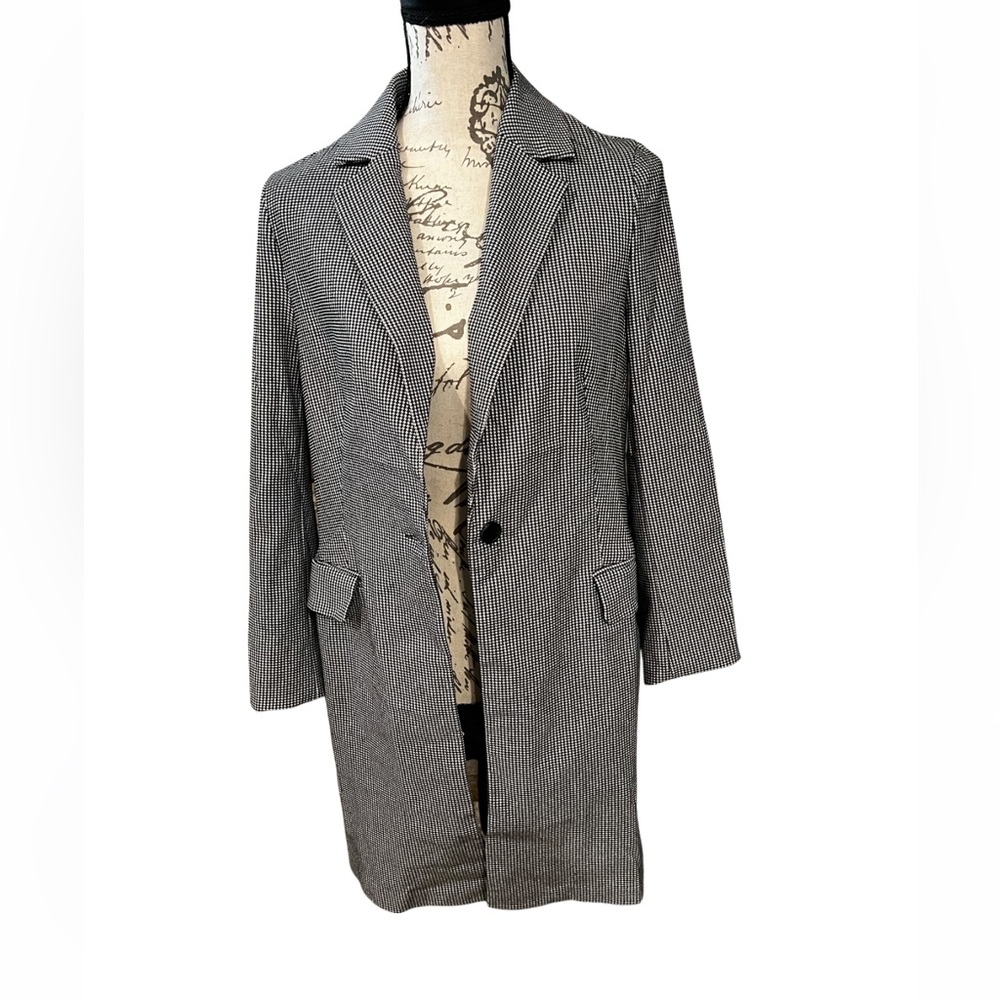 Adrianna Papell women jacquard long topper jacket. Size large